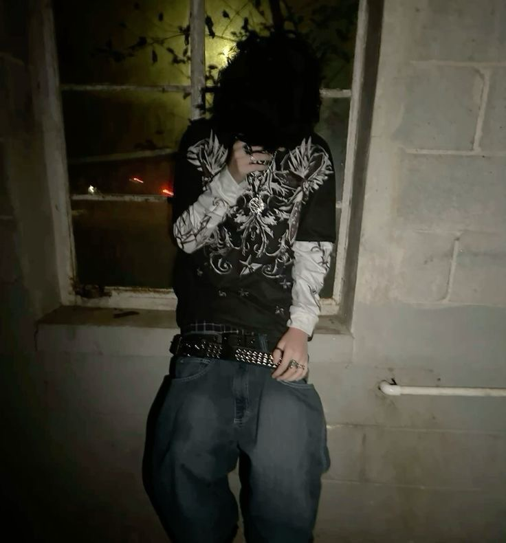 Taegen Crucifix Tee