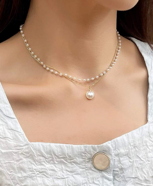 Dainty Pearl Necklace Gold